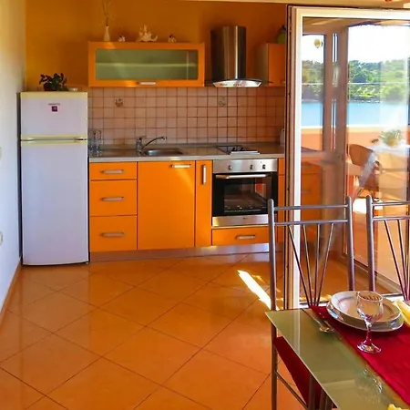 Beach - Cin101015-cyb Apartamento Lumbarda